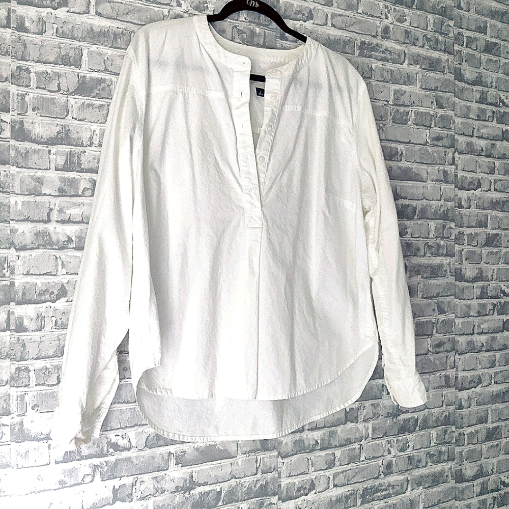 ✓Universal Threads White Tunic✓
